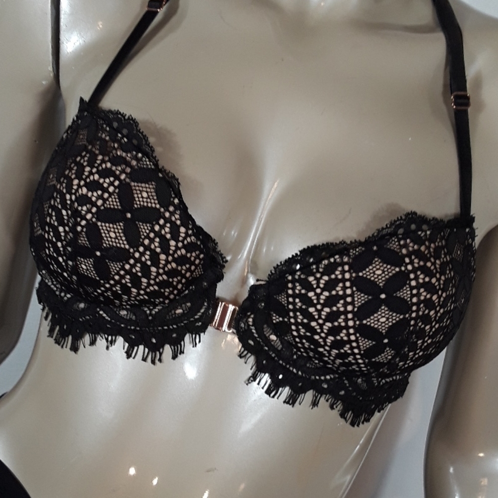 VICTORIAS SECRET BRA